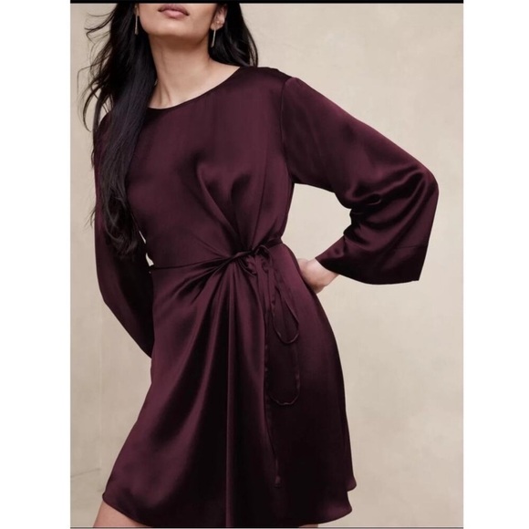 Banana Republic Treccia Hammered Satin Dress in Purple Prune, Size Small - Picture 2 of 13